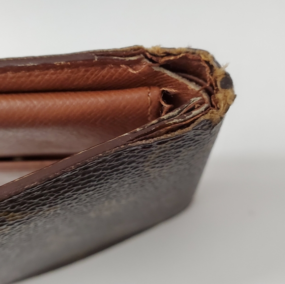 Authentic Louis Vuitton Wallet - Picture 3 of 16